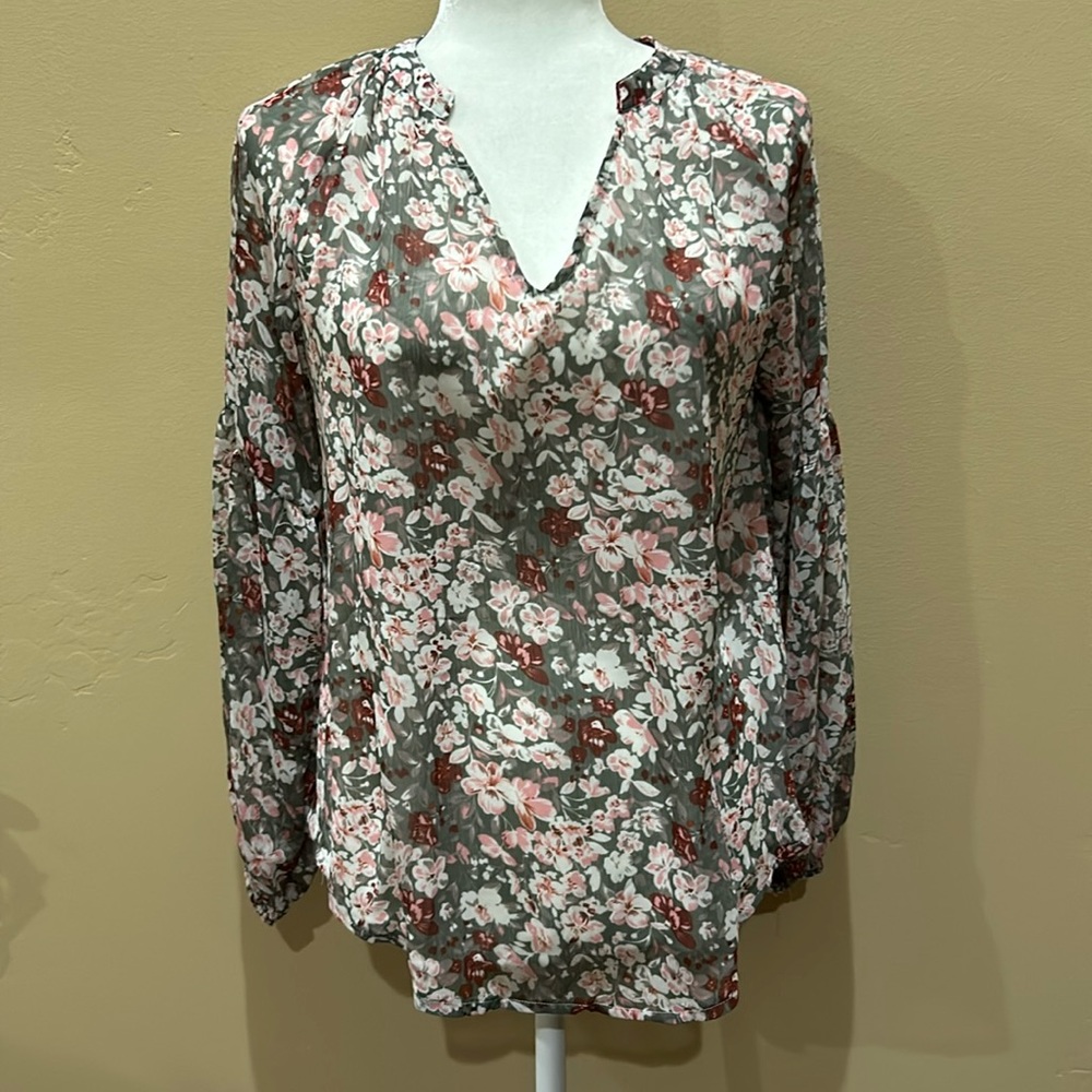 Cute floral top